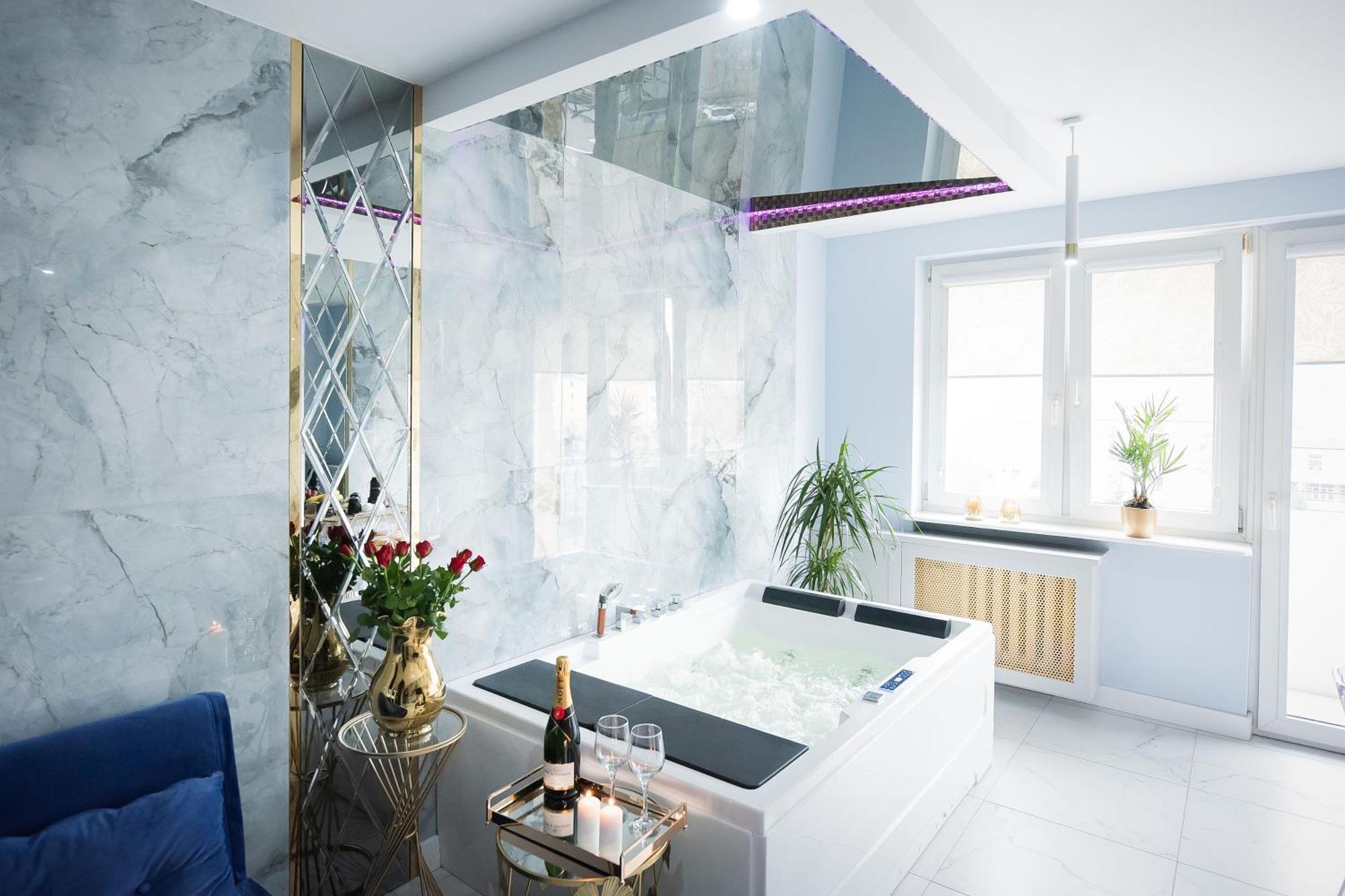 Apartament Jacuzzi Apartment *