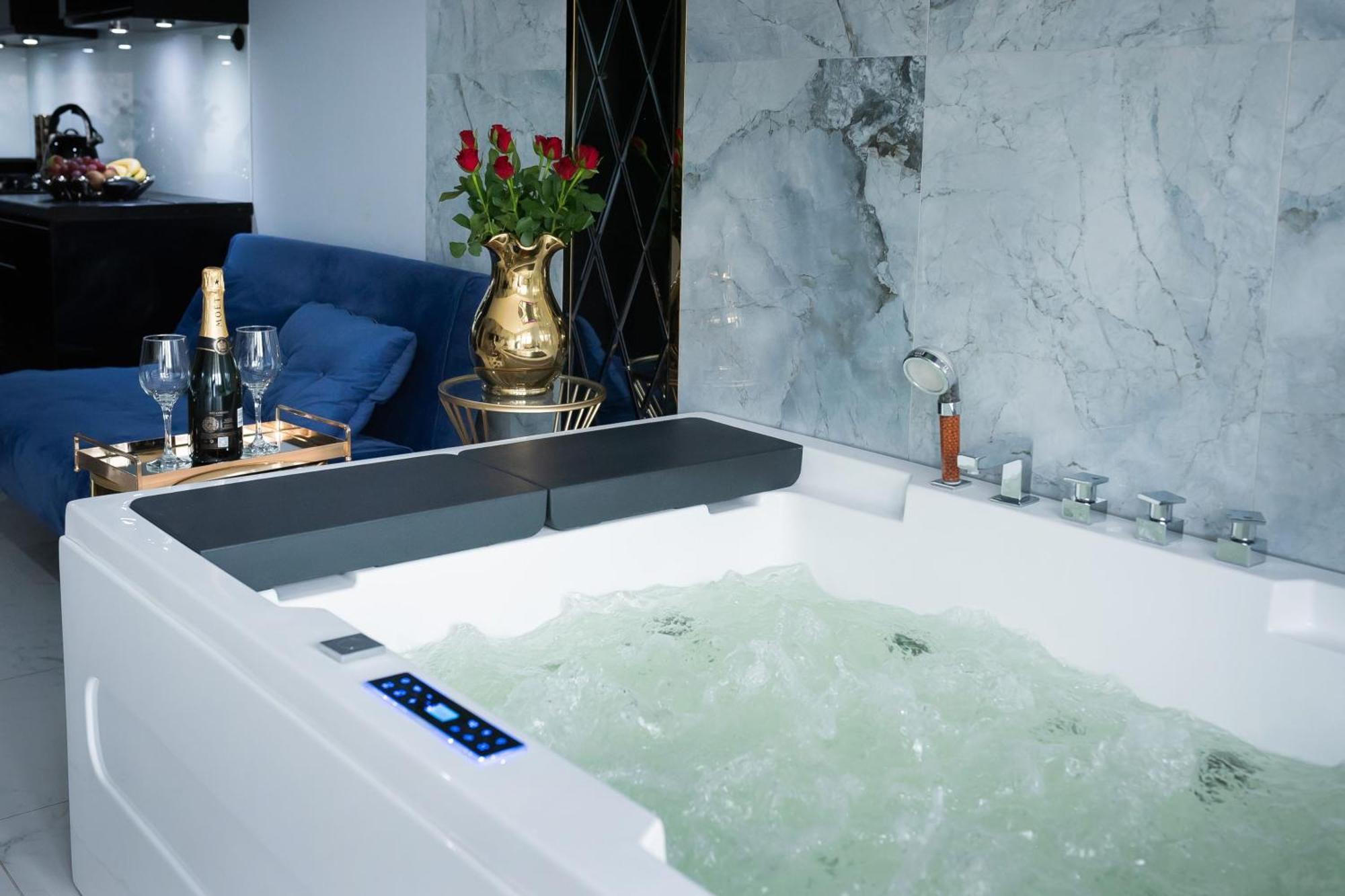 Apartament Jacuzzi Apartment *